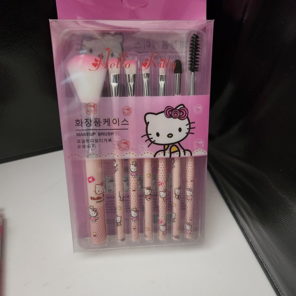 Hello kitty bundle - Picture 4 of 4
